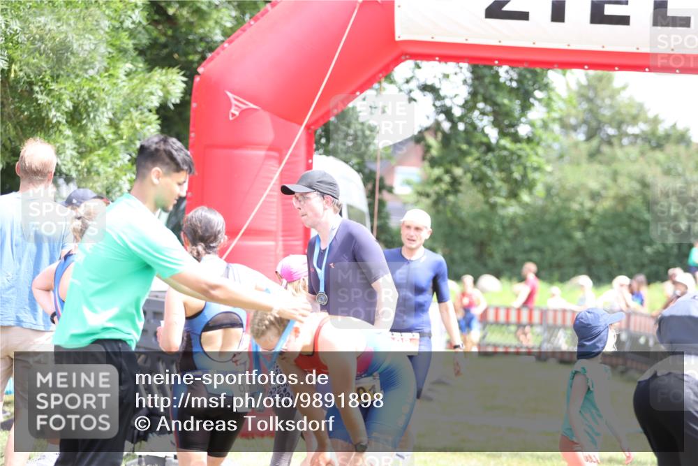 21.06.2026 - 29. Vierlanden-Triathlon Andreas Tolksdorf http://msf.ph/oto/9891898 21.06.2026 13:31:45 Ziel 98, 163, 999, 1021, 98, 163, 999, 1021 meine-sportfotos.de
