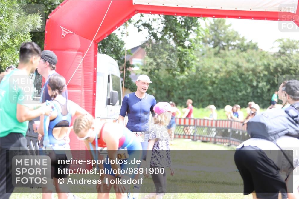 21.06.2026 - 29. Vierlanden-Triathlon Andreas Tolksdorf http://msf.ph/oto/9891900 21.06.2026 13:31:45 Ziel 98, 163, 999, 1021, 98, 163, 999, 1021 meine-sportfotos.de