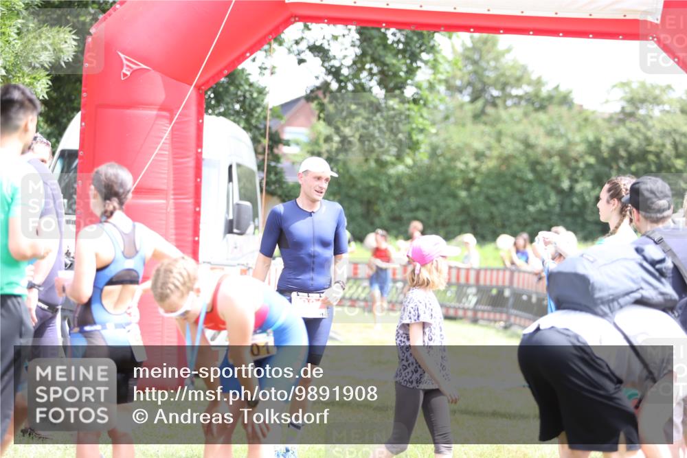 21.06.2026 - 29. Vierlanden-Triathlon Andreas Tolksdorf http://msf.ph/oto/9891908 21.06.2026 13:31:46 Ziel 98, 163, 999, 1021, 98, 163, 999, 1021 meine-sportfotos.de