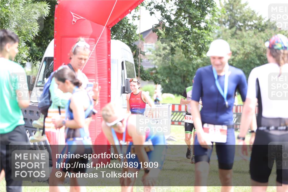 21.06.2026 - 29. Vierlanden-Triathlon Andreas Tolksdorf http://msf.ph/oto/9891909 21.06.2026 13:31:52 Ziel 163, 999, 1021, 163, 999, 1021 meine-sportfotos.de