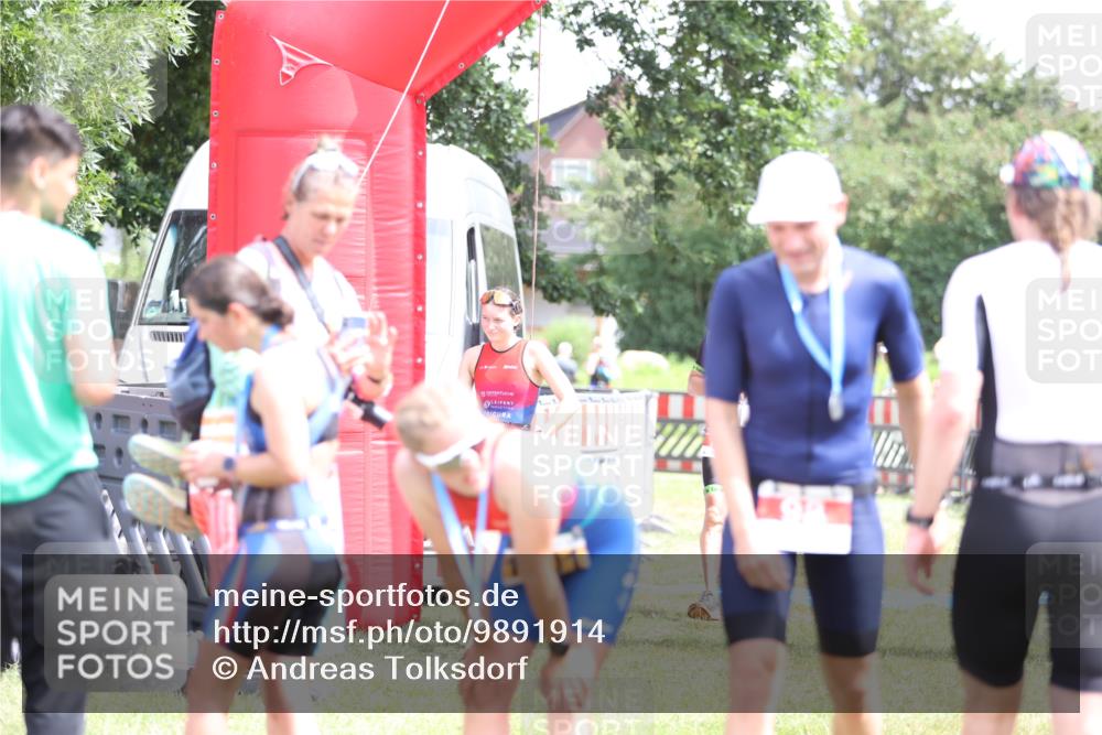 21.06.2026 - 29. Vierlanden-Triathlon Andreas Tolksdorf http://msf.ph/oto/9891914 21.06.2026 13:31:52 Ziel 163, 999, 1021, 163, 999, 1021 meine-sportfotos.de