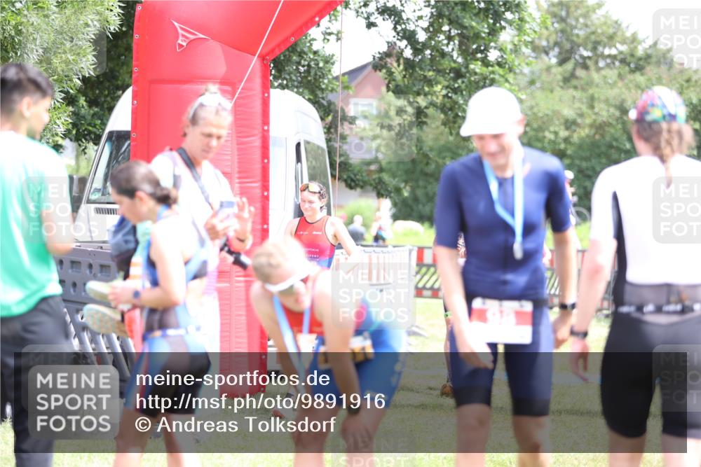 21.06.2026 - 29. Vierlanden-Triathlon Andreas Tolksdorf http://msf.ph/oto/9891916 21.06.2026 13:31:52 Ziel 163, 999, 1021, 163, 999, 1021 meine-sportfotos.de