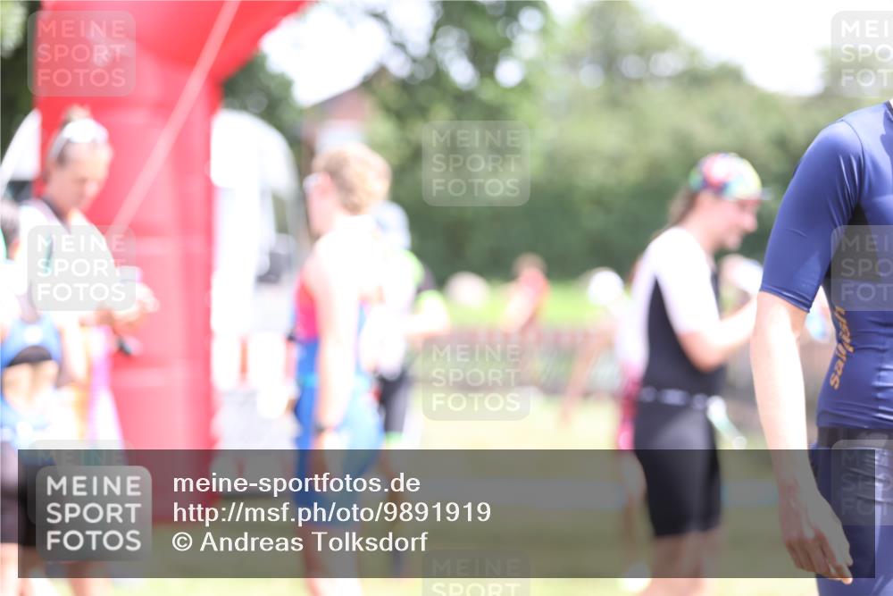 21.06.2026 - 29. Vierlanden-Triathlon Andreas Tolksdorf http://msf.ph/oto/9891919 21.06.2026 13:31:56 Ziel 163, 1021, 163, 1021 meine-sportfotos.de