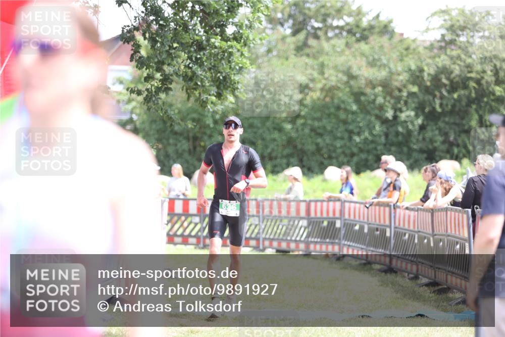 21.06.2026 - 29. Vierlanden-Triathlon Andreas Tolksdorf http://msf.ph/oto/9891927 21.06.2026 13:32:10 Ziel 636, 987, 636, 987 meine-sportfotos.de