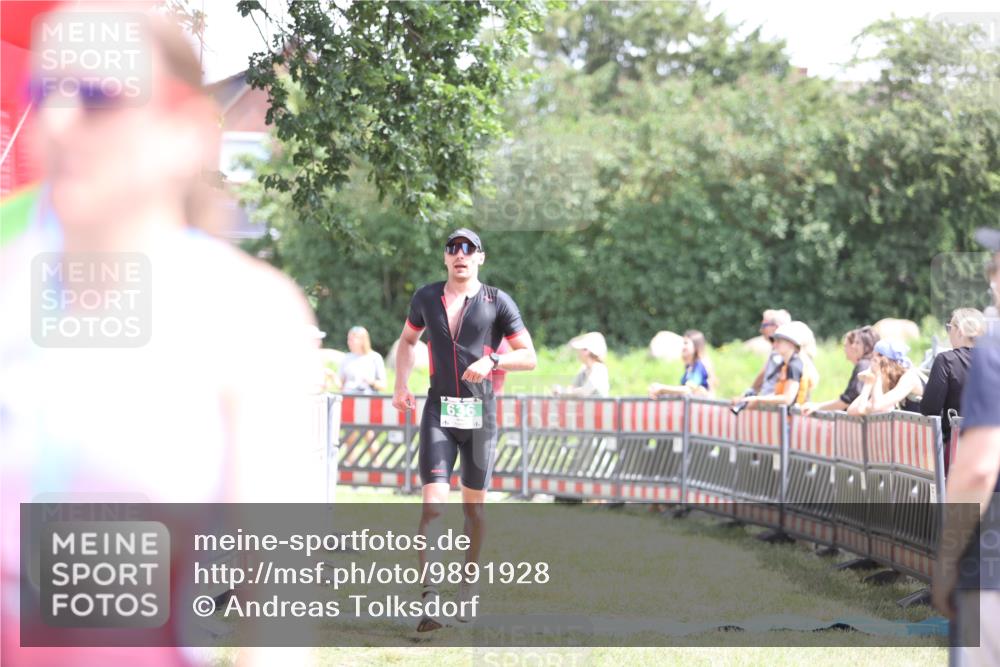 21.06.2026 - 29. Vierlanden-Triathlon Andreas Tolksdorf http://msf.ph/oto/9891928 21.06.2026 13:32:10 Ziel 636, 987, 636, 987 meine-sportfotos.de