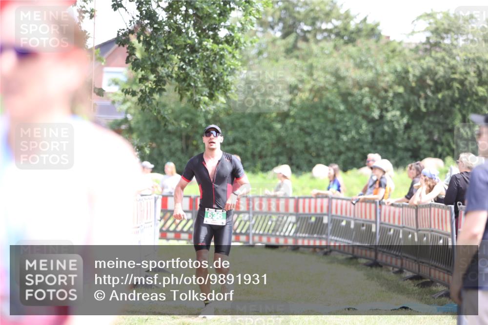 21.06.2026 - 29. Vierlanden-Triathlon Andreas Tolksdorf http://msf.ph/oto/9891931 21.06.2026 13:32:10 Ziel 636, 987, 636, 987 meine-sportfotos.de