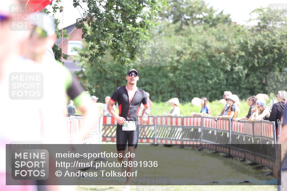 21.06.2026 - 29. Vierlanden-Triathlon Andreas Tolksdorf http://msf.ph/oto/9891936 21.06.2026 13:32:11 Ziel 636, 987, 636, 987 meine-sportfotos.de