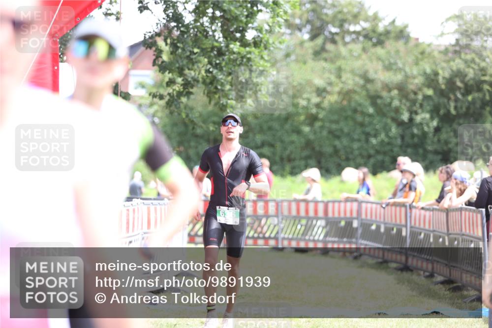 21.06.2026 - 29. Vierlanden-Triathlon Andreas Tolksdorf http://msf.ph/oto/9891939 21.06.2026 13:32:11 Ziel 636, 987, 636, 987 meine-sportfotos.de