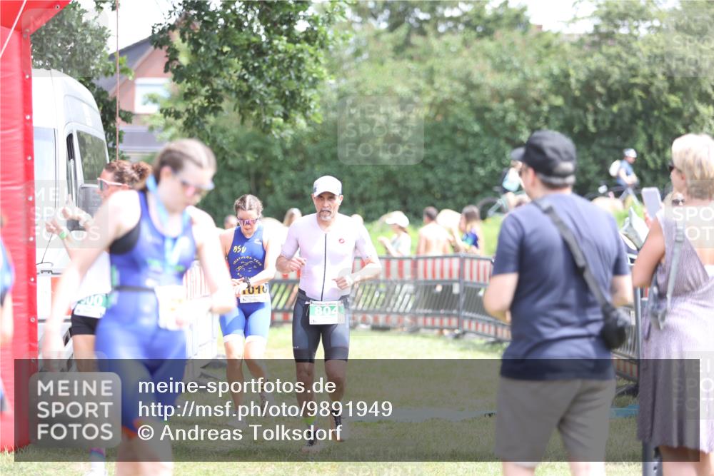 21.06.2026 - 29. Vierlanden-Triathlon Andreas Tolksdorf http://msf.ph/oto/9891949 21.06.2026 13:32:29 Ziel 683, 769, 804, 900, 986, 1003, 1010, 683, 769, 804, 900, 986, 1003, 1010 meine-sportfotos.de