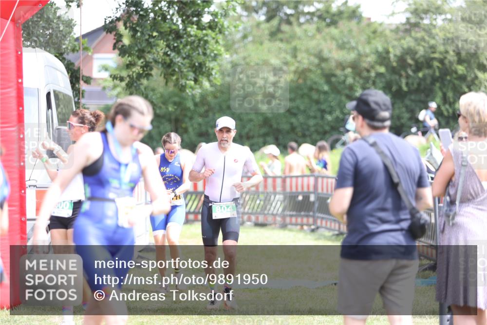 21.06.2026 - 29. Vierlanden-Triathlon Andreas Tolksdorf http://msf.ph/oto/9891950 21.06.2026 13:32:29 Ziel 683, 769, 804, 900, 986, 1003, 1010, 683, 769, 804, 900, 986, 1003, 1010 meine-sportfotos.de