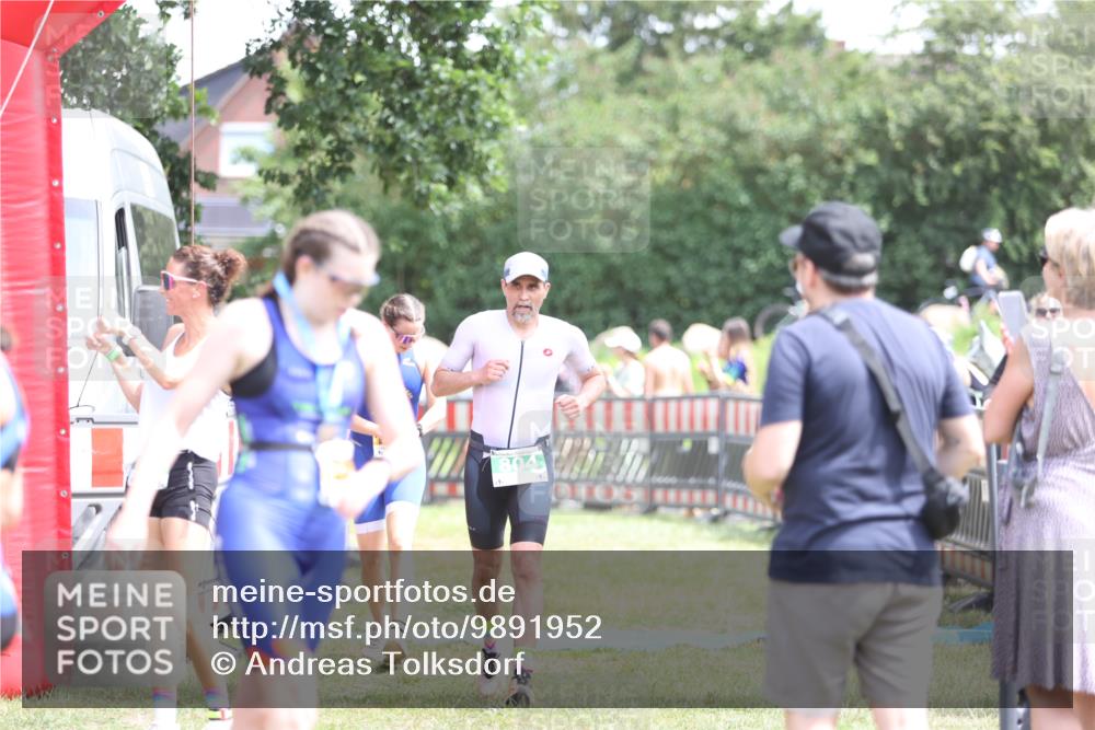 21.06.2026 - 29. Vierlanden-Triathlon Andreas Tolksdorf http://msf.ph/oto/9891952 21.06.2026 13:32:29 Ziel 683, 769, 804, 900, 986, 1003, 1010, 683, 769, 804, 900, 986, 1003, 1010 meine-sportfotos.de