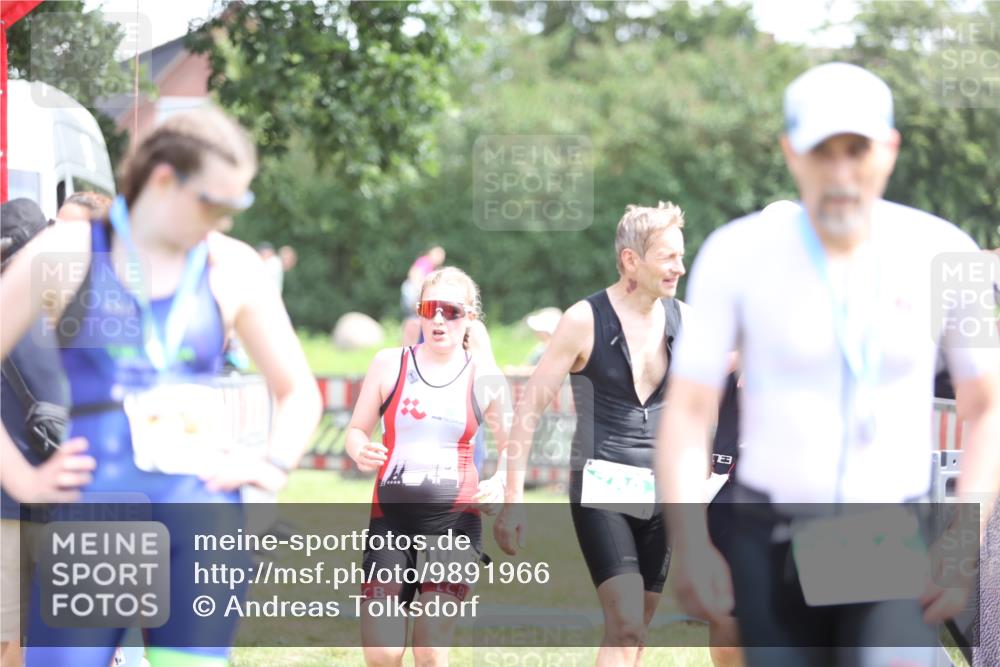 21.06.2026 - 29. Vierlanden-Triathlon Andreas Tolksdorf http://msf.ph/oto/9891966 21.06.2026 13:32:38 Ziel 683, 769, 986, 1003, 683, 769, 986, 1003 meine-sportfotos.de