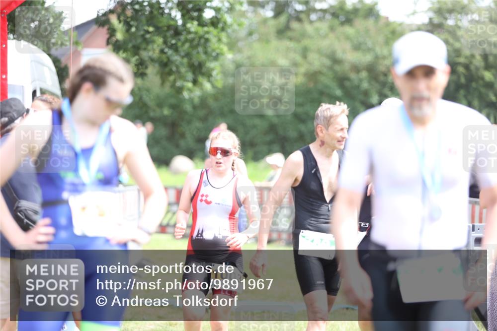 21.06.2026 - 29. Vierlanden-Triathlon Andreas Tolksdorf http://msf.ph/oto/9891967 21.06.2026 13:32:38 Ziel 683, 769, 986, 1003, 683, 769, 986, 1003 meine-sportfotos.de