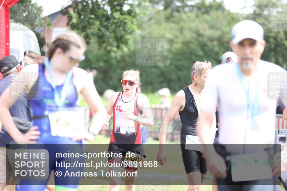 21.06.2026 - 29. Vierlanden-Triathlon Andreas Tolksdorf http://msf.ph/oto/9891968 21.06.2026 13:32:39 Ziel 683, 769, 986, 1003, 683, 769, 986, 1003 meine-sportfotos.de