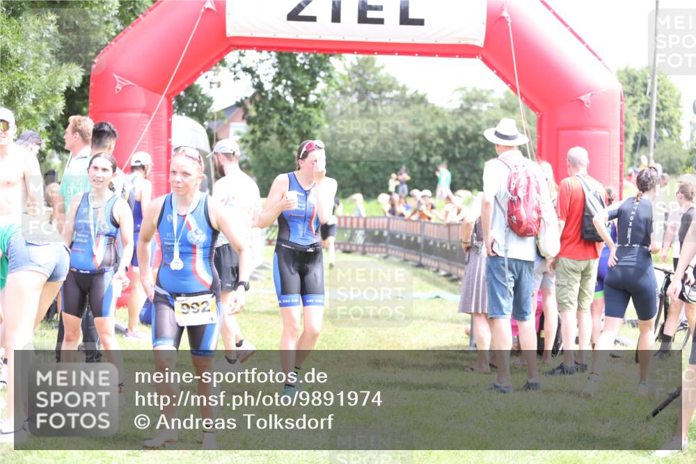 21.06.2026 - 29. Vierlanden-Triathlon Andreas Tolksdorf http://msf.ph/oto/9891974 21.06.2026 13:33:08 Ziel 172, 844, 872, 882, 897, 172, 844, 872, 882, 897 meine-sportfotos.de
