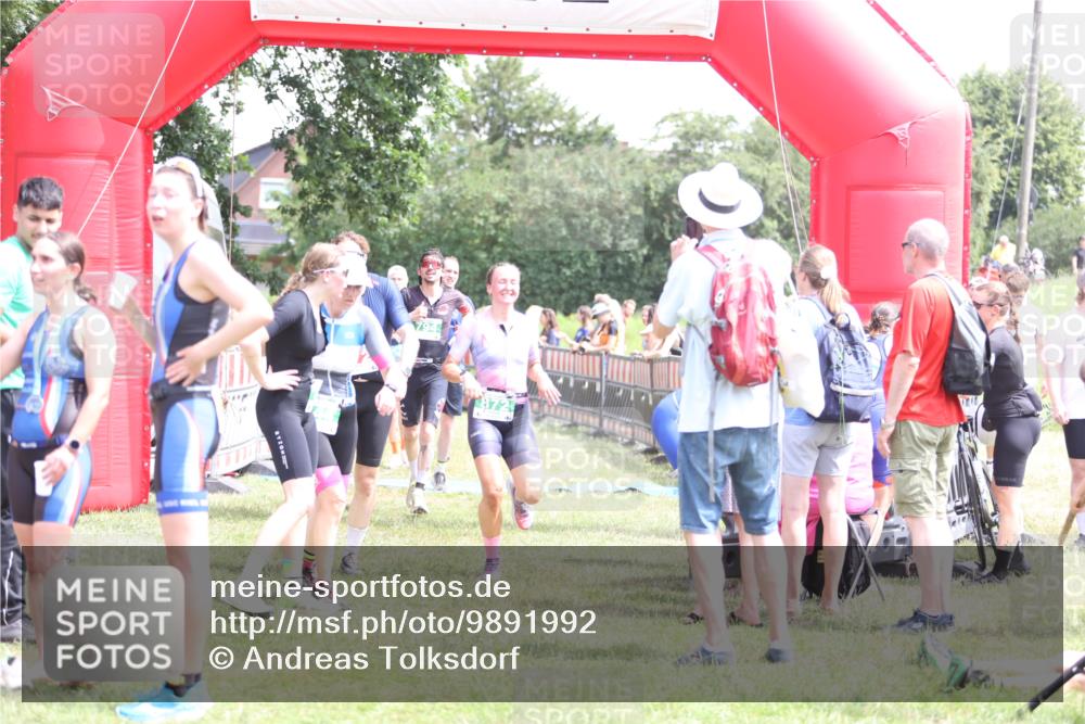 21.06.2026 - 29. Vierlanden-Triathlon Andreas Tolksdorf http://msf.ph/oto/9891992 21.06.2026 13:33:20 Ziel 172, 672, 786, 794, 872, 897, 172, 672, 786, 794, 872, 897 meine-sportfotos.de