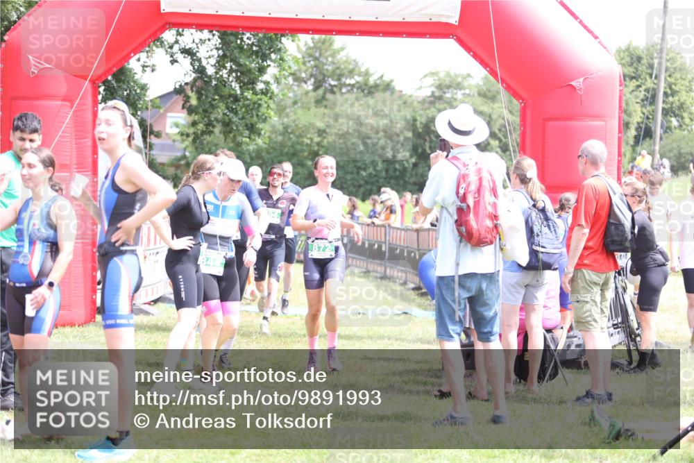 21.06.2026 - 29. Vierlanden-Triathlon Andreas Tolksdorf http://msf.ph/oto/9891993 21.06.2026 13:33:21 Ziel 672, 786, 794, 872, 897, 672, 786, 794, 872, 897 meine-sportfotos.de