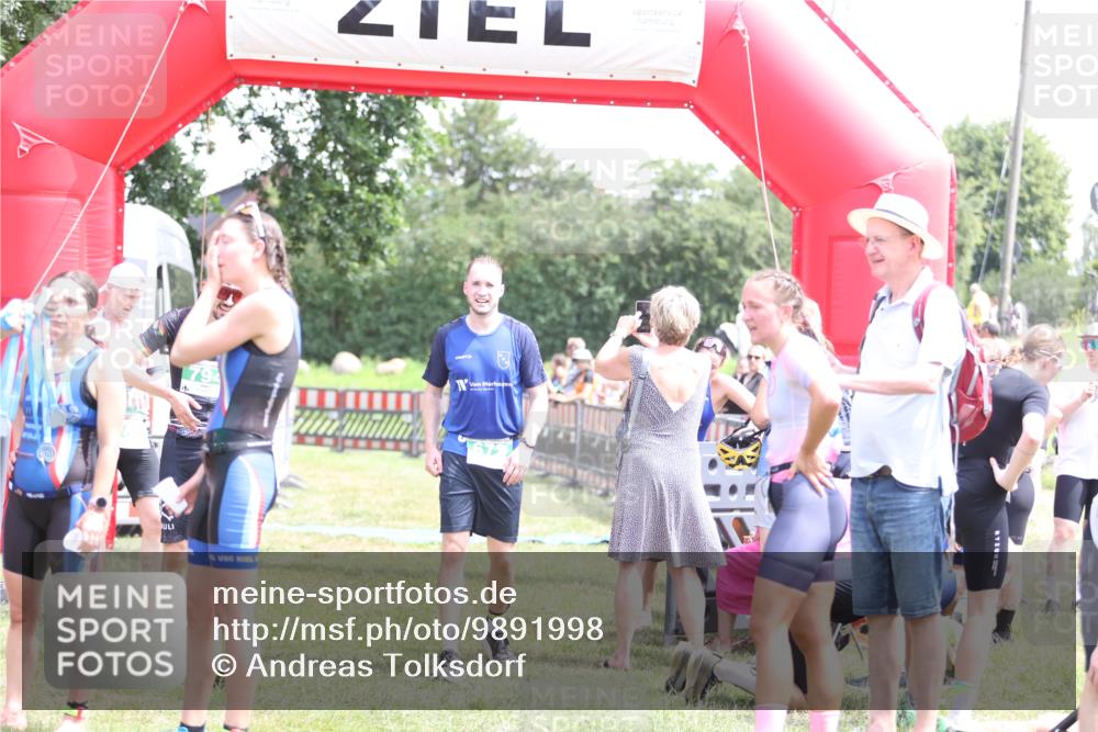 21.06.2026 - 29. Vierlanden-Triathlon Andreas Tolksdorf http://msf.ph/oto/9891998 21.06.2026 13:33:29 Ziel 59, 737, 776, 869, 59, 737, 776, 869 meine-sportfotos.de