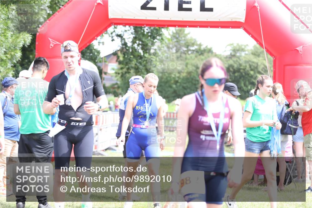 21.06.2026 - 29. Vierlanden-Triathlon Andreas Tolksdorf http://msf.ph/oto/9892010 21.06.2026 13:34:40 Ziel 171, 171 meine-sportfotos.de