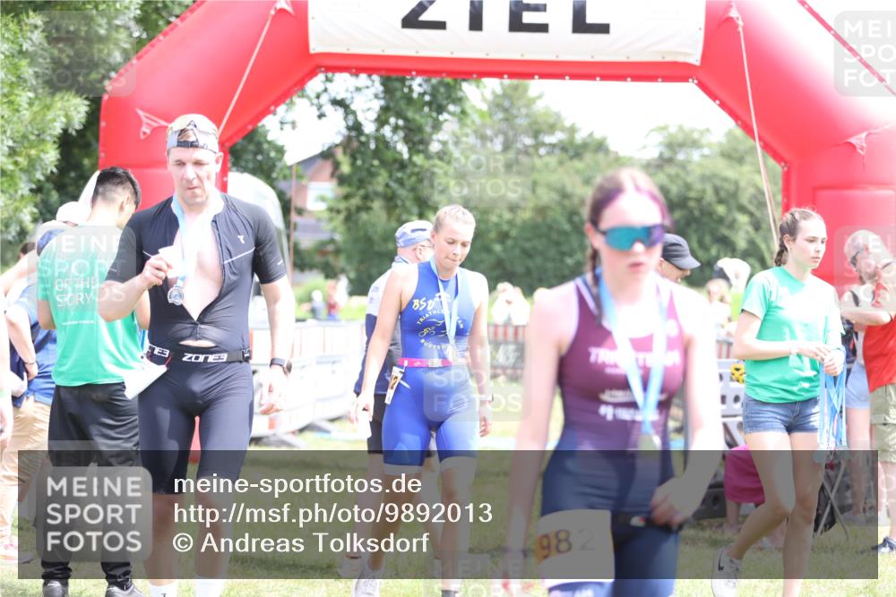 21.06.2026 - 29. Vierlanden-Triathlon Andreas Tolksdorf http://msf.ph/oto/9892013 21.06.2026 13:34:40 Ziel 171, 171 meine-sportfotos.de