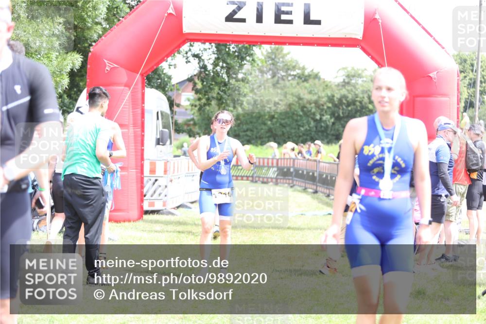 21.06.2026 - 29. Vierlanden-Triathlon Andreas Tolksdorf http://msf.ph/oto/9892020 21.06.2026 13:34:43 Ziel 171, 171 meine-sportfotos.de
