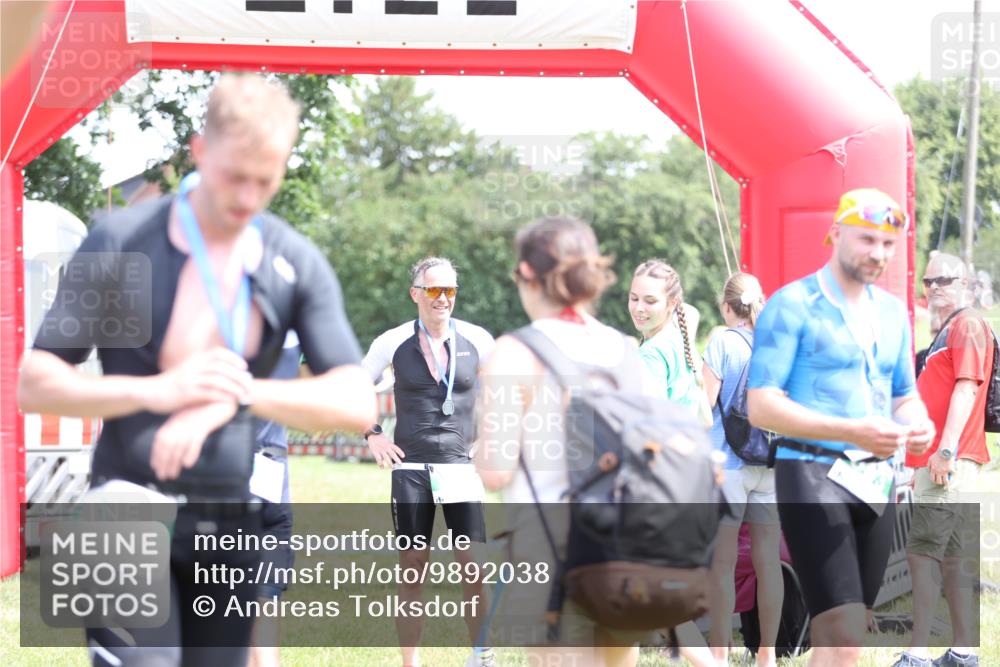 21.06.2026 - 29. Vierlanden-Triathlon Andreas Tolksdorf http://msf.ph/oto/9892038 21.06.2026 13:35:28 Ziel  meine-sportfotos.de
