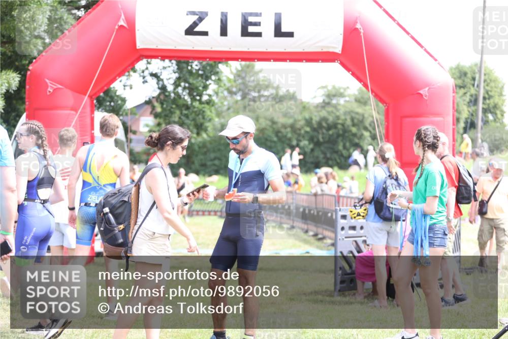 21.06.2026 - 29. Vierlanden-Triathlon Andreas Tolksdorf http://msf.ph/oto/9892056 21.06.2026 13:35:53 Ziel 278, 687, 723, 278, 687, 723 meine-sportfotos.de