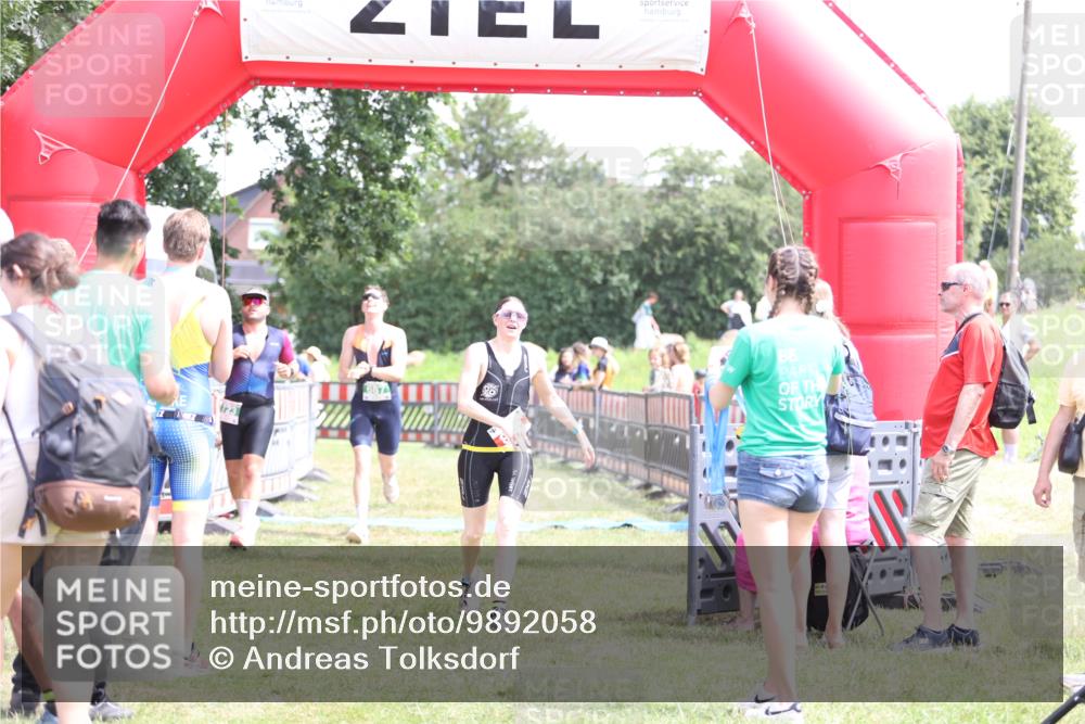 21.06.2026 - 29. Vierlanden-Triathlon Andreas Tolksdorf http://msf.ph/oto/9892058 21.06.2026 13:35:59 Ziel 153, 278, 687, 723, 153, 278, 687, 723 meine-sportfotos.de