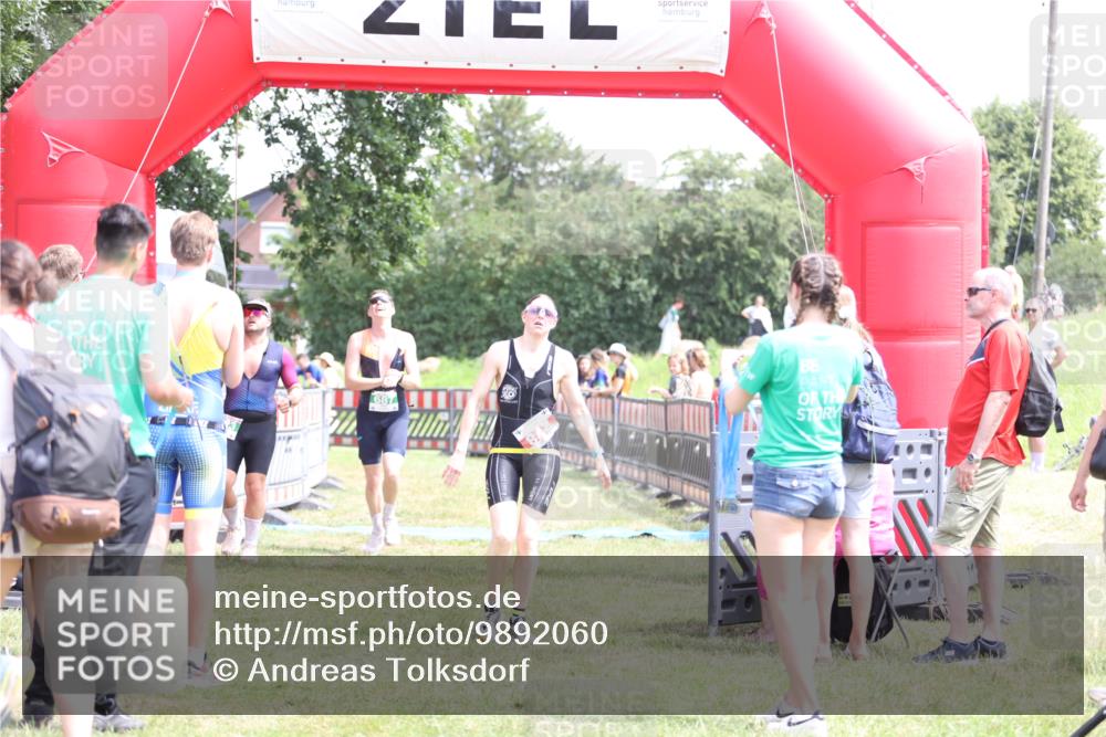 21.06.2026 - 29. Vierlanden-Triathlon Andreas Tolksdorf http://msf.ph/oto/9892060 21.06.2026 13:35:59 Ziel 153, 278, 687, 723, 153, 278, 687, 723 meine-sportfotos.de