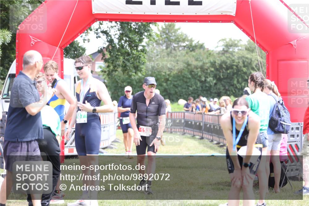 21.06.2026 - 29. Vierlanden-Triathlon Andreas Tolksdorf http://msf.ph/oto/9892072 21.06.2026 13:36:14 Ziel 5, 845, 5, 845 meine-sportfotos.de
