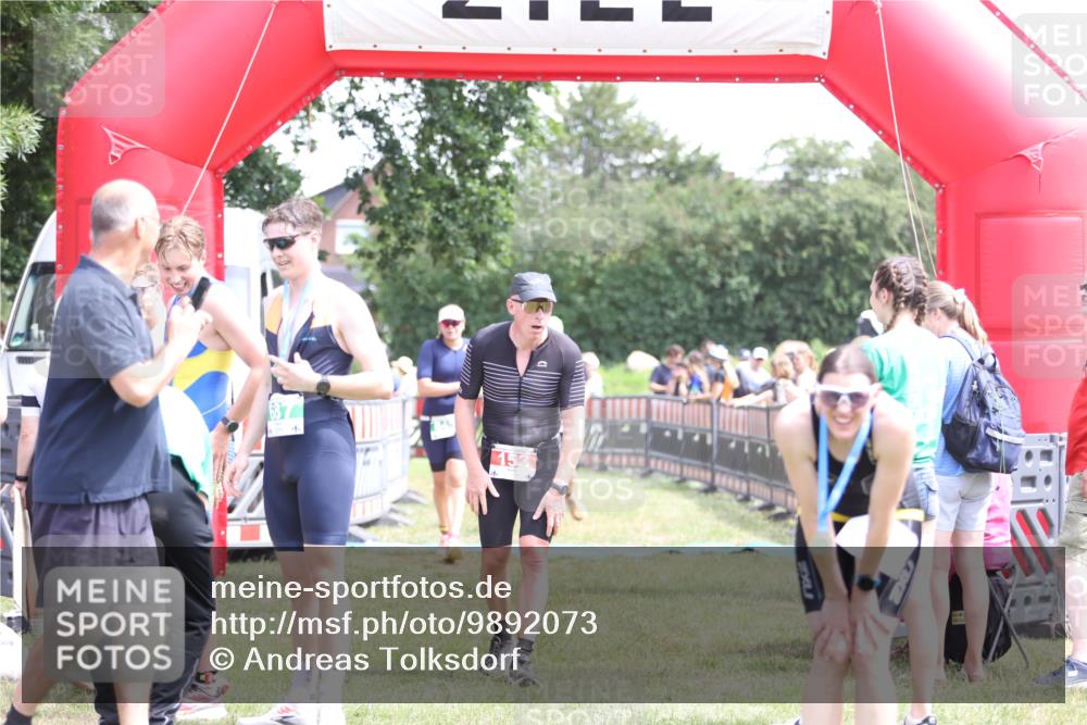 21.06.2026 - 29. Vierlanden-Triathlon Andreas Tolksdorf http://msf.ph/oto/9892073 21.06.2026 13:36:14 Ziel 5, 845, 5, 845 meine-sportfotos.de