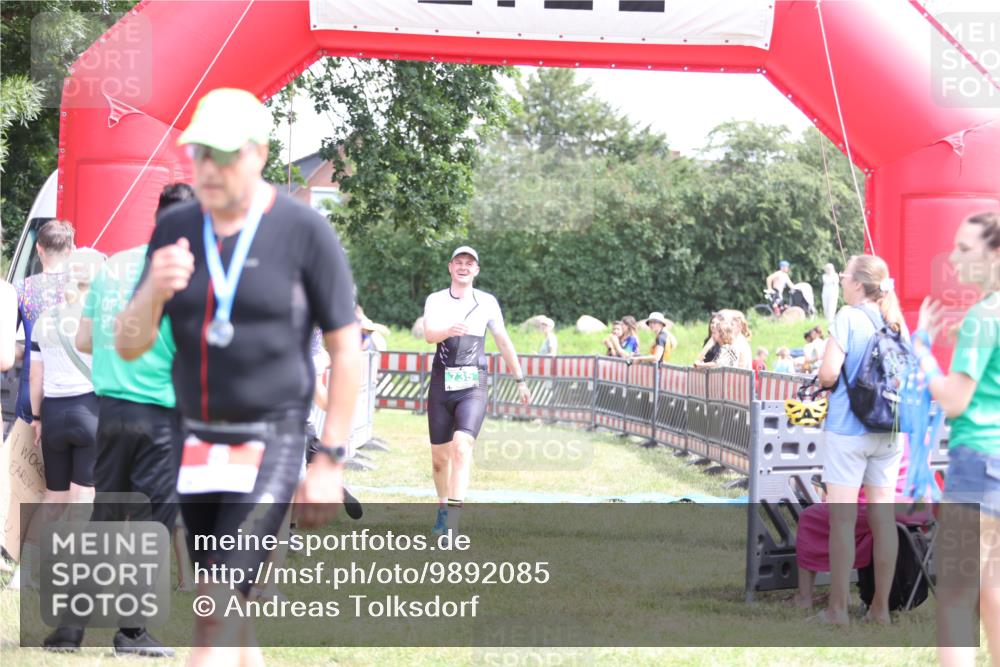 21.06.2026 - 29. Vierlanden-Triathlon Andreas Tolksdorf http://msf.ph/oto/9892085 21.06.2026 13:36:40 Ziel 735, 783, 735, 783 meine-sportfotos.de