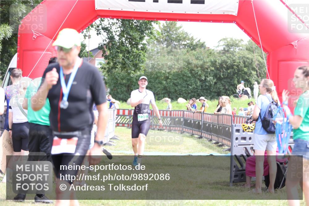 21.06.2026 - 29. Vierlanden-Triathlon Andreas Tolksdorf http://msf.ph/oto/9892086 21.06.2026 13:36:40 Ziel 735, 783, 735, 783 meine-sportfotos.de