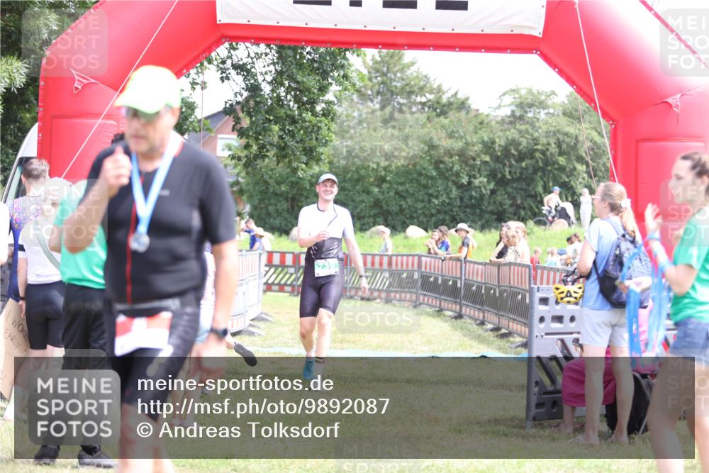 21.06.2026 - 29. Vierlanden-Triathlon Andreas Tolksdorf http://msf.ph/oto/9892087 21.06.2026 13:36:40 Ziel 735, 783, 735, 783 meine-sportfotos.de