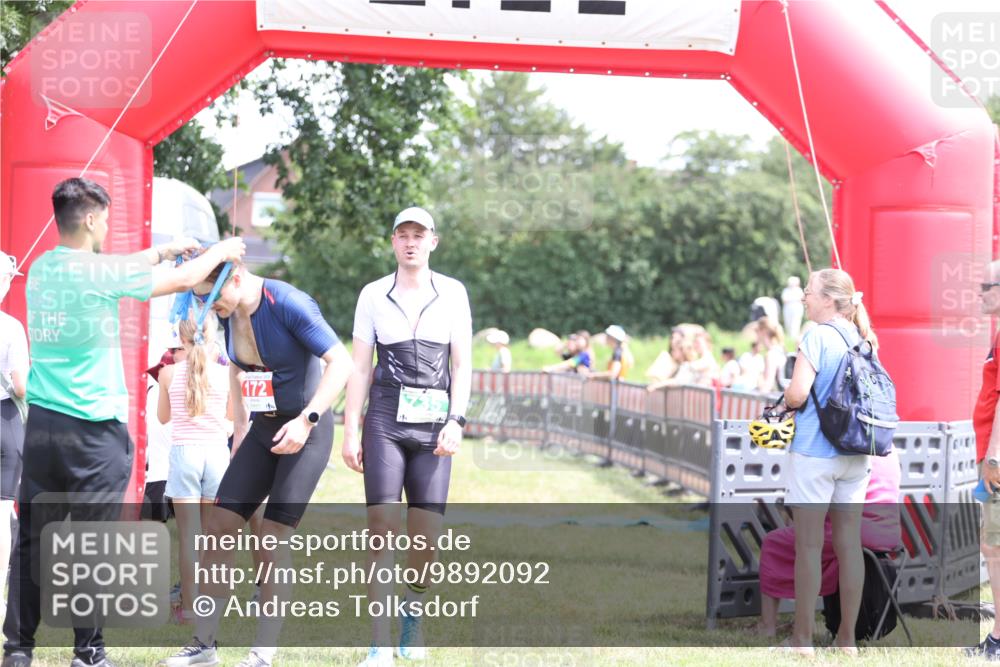 21.06.2026 - 29. Vierlanden-Triathlon Andreas Tolksdorf http://msf.ph/oto/9892092 21.06.2026 13:36:44 Ziel  meine-sportfotos.de