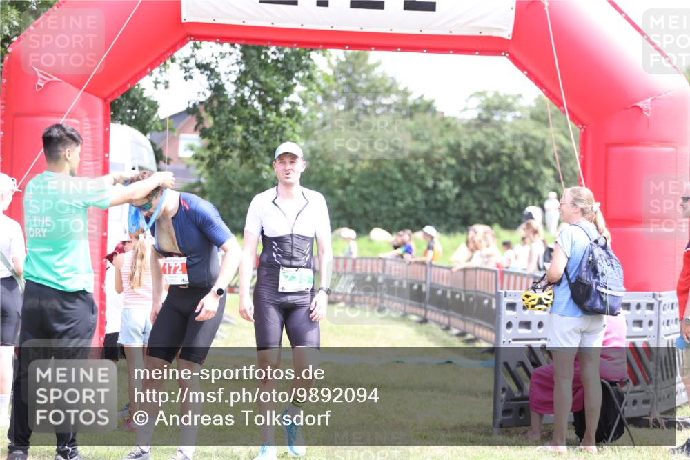 21.06.2026 - 29. Vierlanden-Triathlon Andreas Tolksdorf http://msf.ph/oto/9892094 21.06.2026 13:36:44 Ziel  meine-sportfotos.de