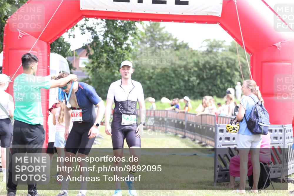 21.06.2026 - 29. Vierlanden-Triathlon Andreas Tolksdorf http://msf.ph/oto/9892095 21.06.2026 13:36:44 Ziel  meine-sportfotos.de