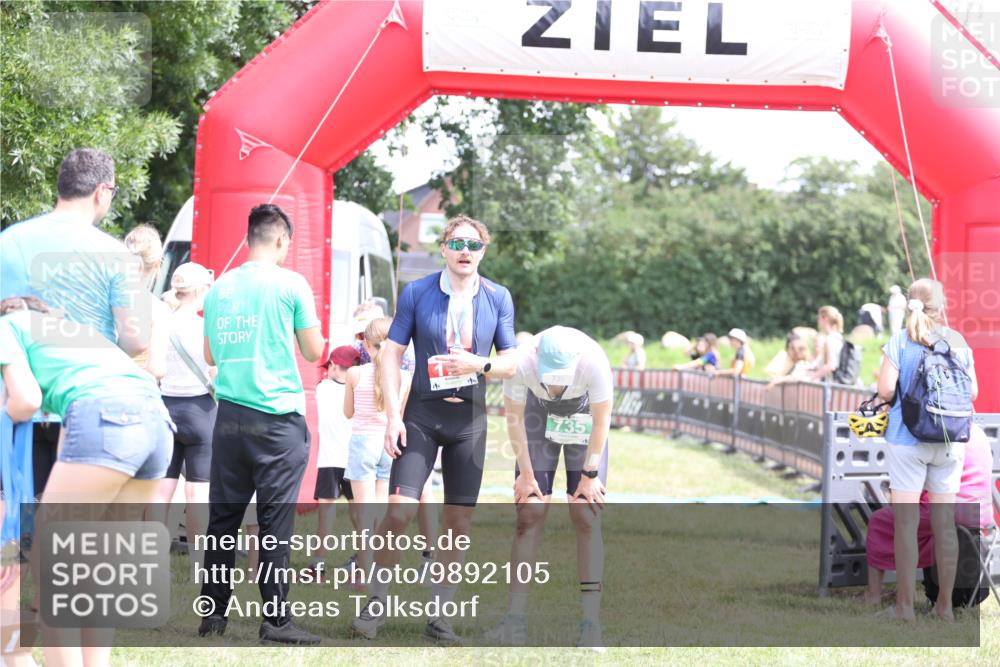 21.06.2026 - 29. Vierlanden-Triathlon Andreas Tolksdorf http://msf.ph/oto/9892105 21.06.2026 13:36:46 Ziel  meine-sportfotos.de