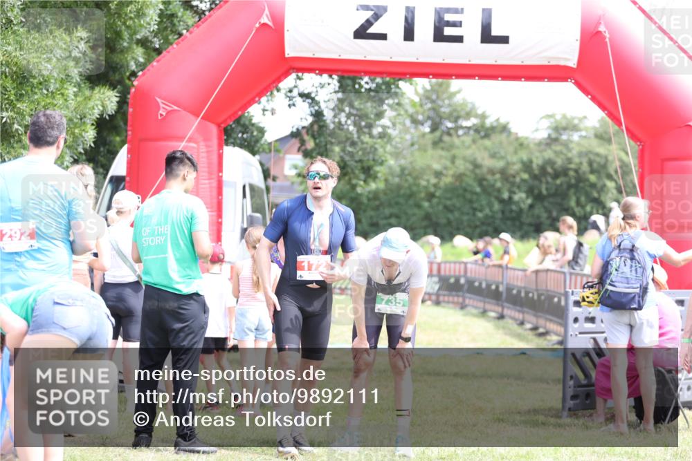 21.06.2026 - 29. Vierlanden-Triathlon Andreas Tolksdorf http://msf.ph/oto/9892111 21.06.2026 13:36:46 Ziel  meine-sportfotos.de