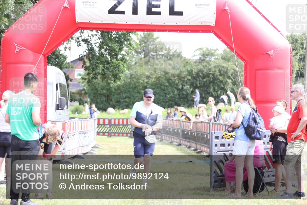 21.06.2026 - 29. Vierlanden-Triathlon Andreas Tolksdorf http://msf.ph/oto/9892124 21.06.2026 13:37:30 Ziel 629, 1002, 629, 1002 meine-sportfotos.de