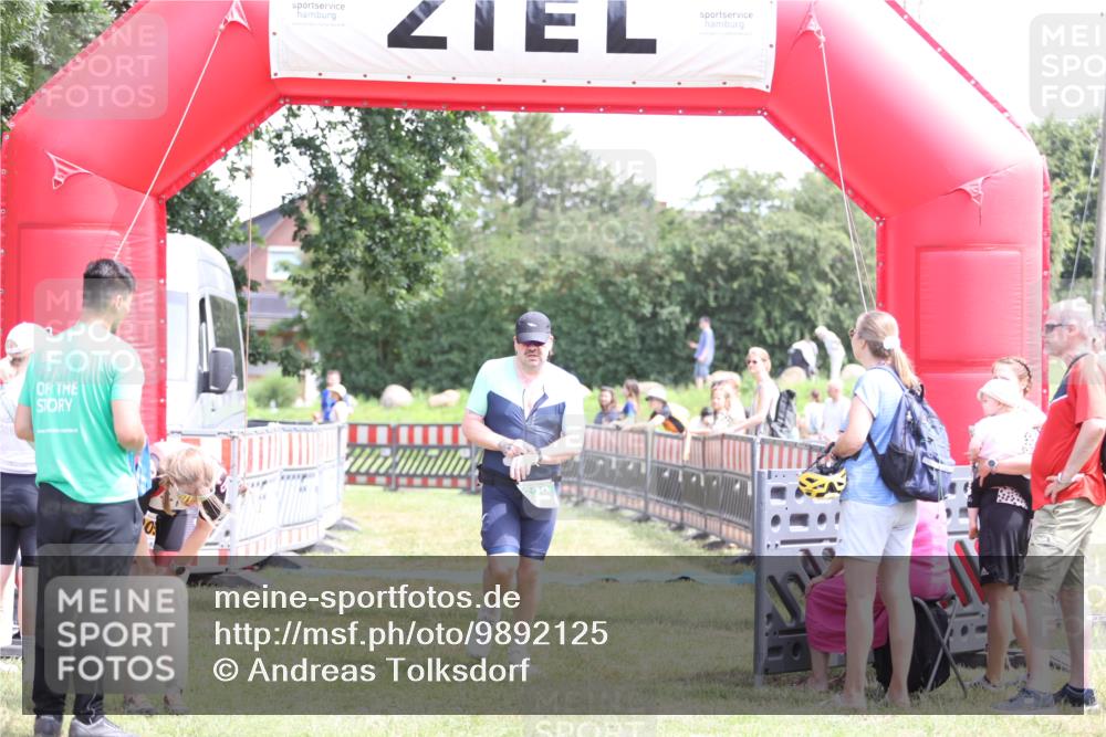 21.06.2026 - 29. Vierlanden-Triathlon Andreas Tolksdorf http://msf.ph/oto/9892125 21.06.2026 13:37:30 Ziel 629, 1002, 629, 1002 meine-sportfotos.de