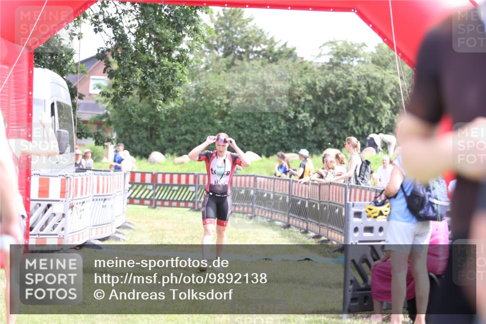 21.06.2026 - 29. Vierlanden-Triathlon Andreas Tolksdorf http://msf.ph/oto/9892138 21.06.2026 13:37:43 Ziel 846, 870, 1002, 846, 870, 1002 meine-sportfotos.de