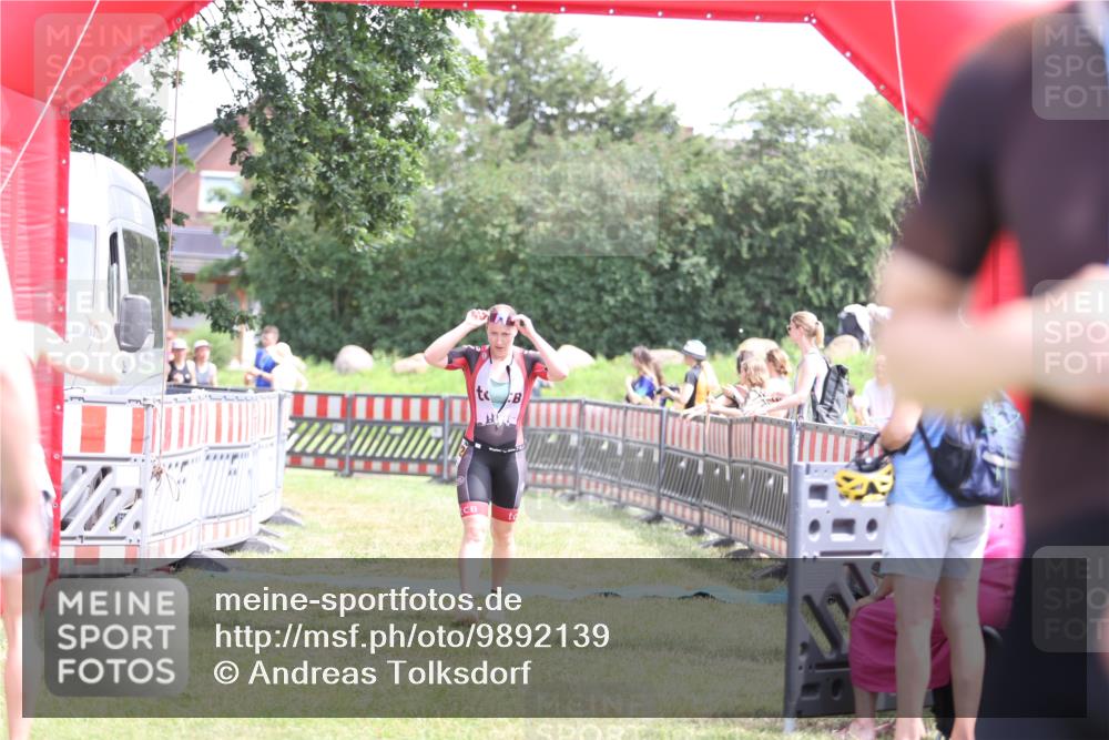 21.06.2026 - 29. Vierlanden-Triathlon Andreas Tolksdorf http://msf.ph/oto/9892139 21.06.2026 13:37:44 Ziel 846, 870, 1002, 846, 870, 1002 meine-sportfotos.de