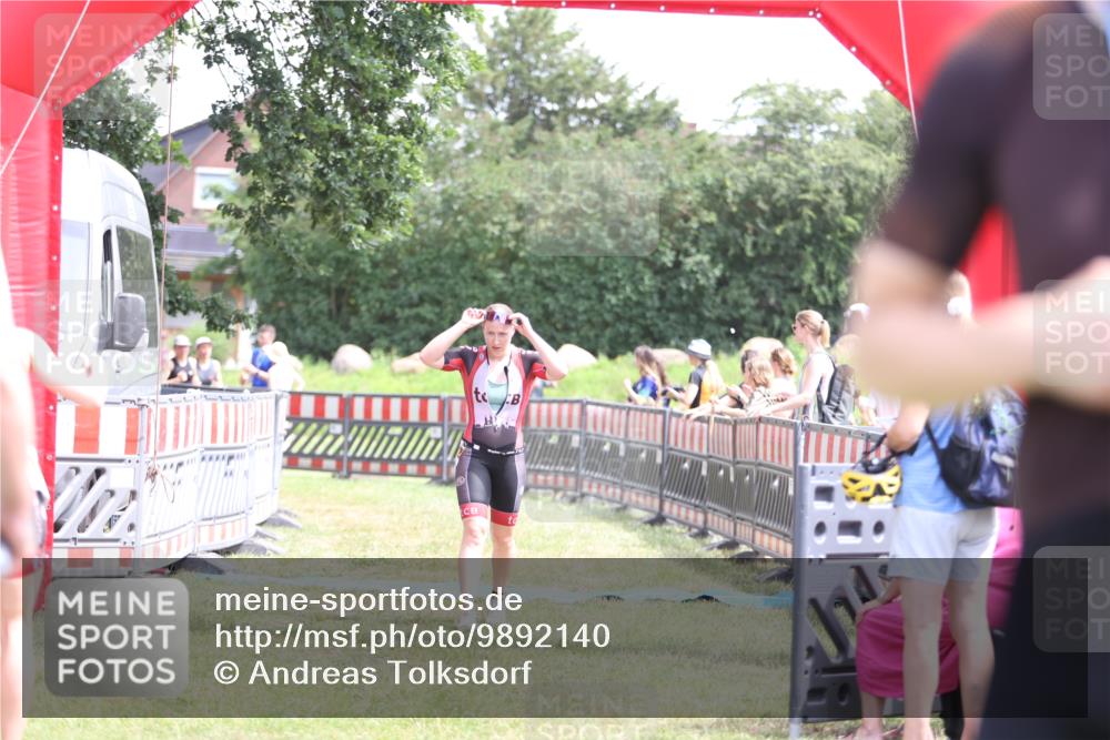 21.06.2026 - 29. Vierlanden-Triathlon Andreas Tolksdorf http://msf.ph/oto/9892140 21.06.2026 13:37:44 Ziel 846, 870, 1002, 846, 870, 1002 meine-sportfotos.de