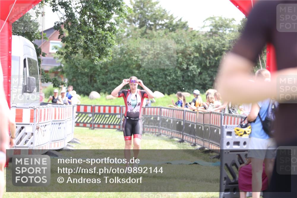 21.06.2026 - 29. Vierlanden-Triathlon Andreas Tolksdorf http://msf.ph/oto/9892144 21.06.2026 13:37:44 Ziel 846, 870, 1002, 846, 870, 1002 meine-sportfotos.de