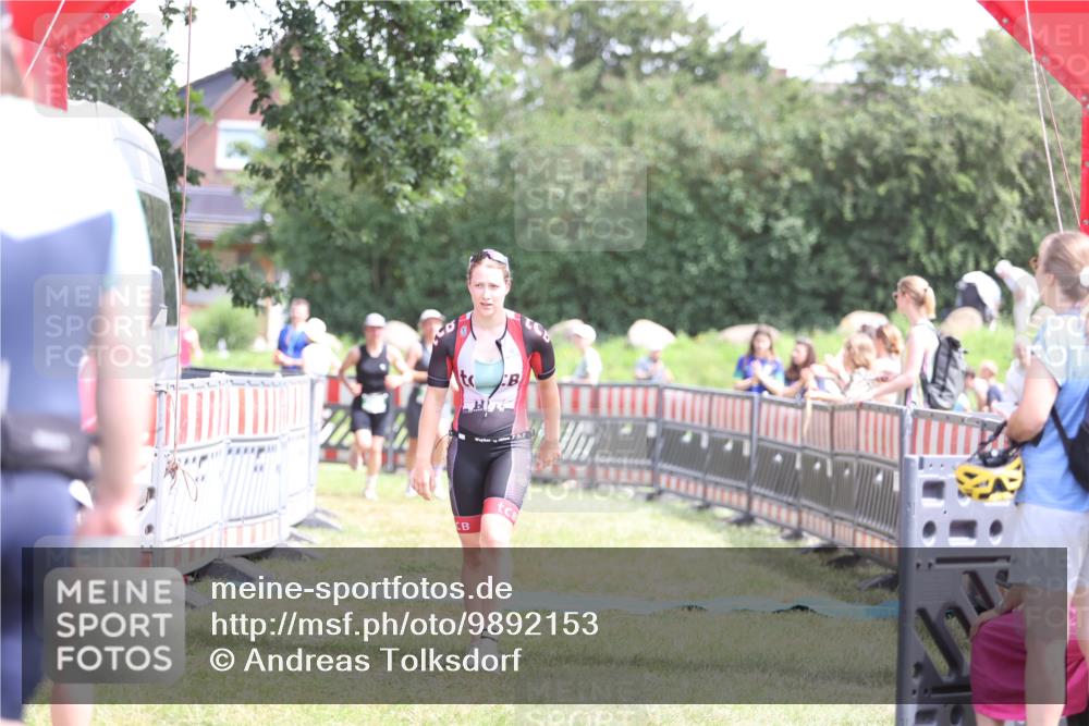 21.06.2026 - 29. Vierlanden-Triathlon Andreas Tolksdorf http://msf.ph/oto/9892153 21.06.2026 13:37:45 Ziel 846, 870, 1002, 846, 870, 1002 meine-sportfotos.de