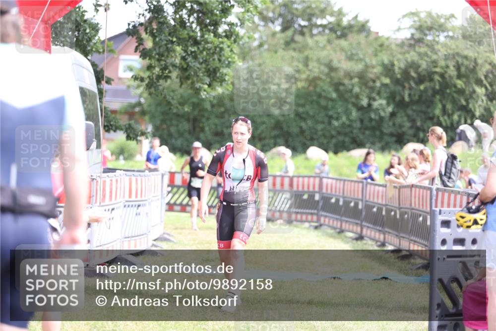 21.06.2026 - 29. Vierlanden-Triathlon Andreas Tolksdorf http://msf.ph/oto/9892158 21.06.2026 13:37:45 Ziel 846, 870, 1002, 846, 870, 1002 meine-sportfotos.de
