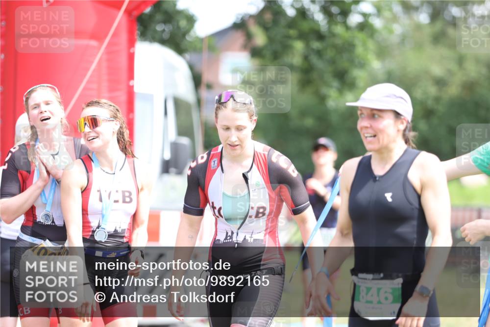 21.06.2026 - 29. Vierlanden-Triathlon Andreas Tolksdorf http://msf.ph/oto/9892165 21.06.2026 13:37:58 Ziel 720, 863, 997, 720, 863, 997 meine-sportfotos.de