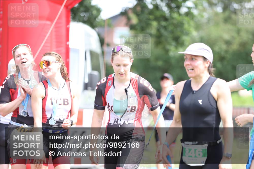 21.06.2026 - 29. Vierlanden-Triathlon Andreas Tolksdorf http://msf.ph/oto/9892166 21.06.2026 13:37:58 Ziel 720, 863, 997, 720, 863, 997 meine-sportfotos.de
