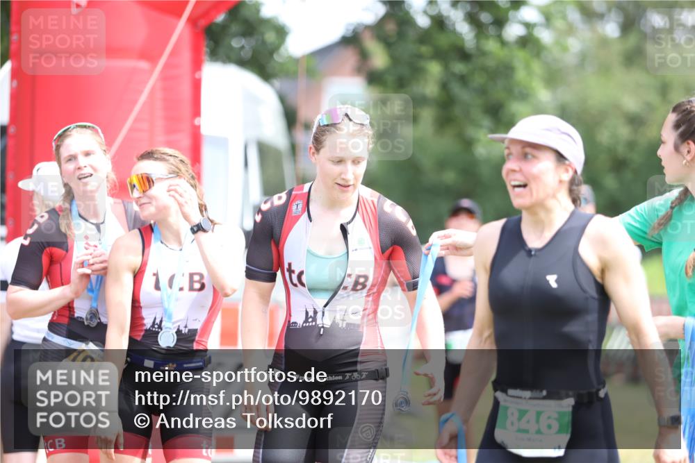 21.06.2026 - 29. Vierlanden-Triathlon Andreas Tolksdorf http://msf.ph/oto/9892170 21.06.2026 13:37:58 Ziel 720, 863, 997, 720, 863, 997 meine-sportfotos.de